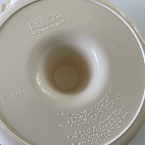 Rubbermaid Microwave Cookware - Picture 8 of 9